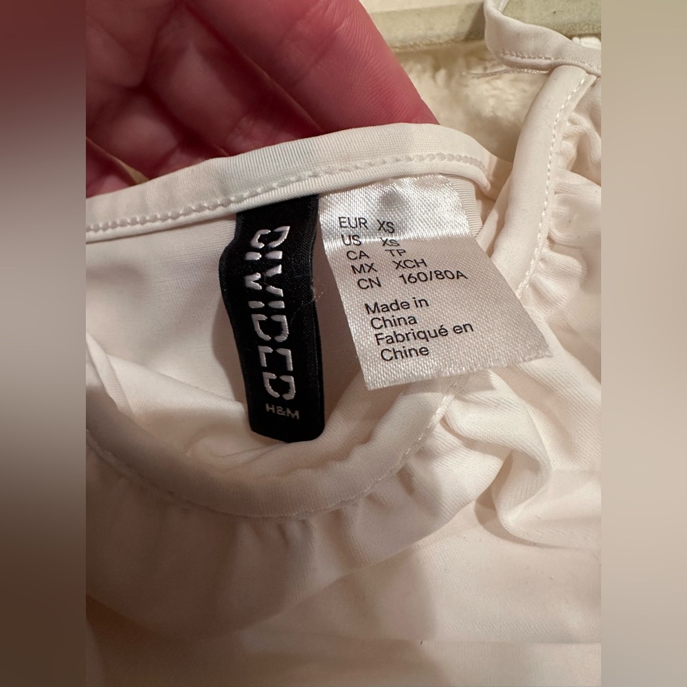 Divided H&M Women’s Crop Top (XS) - Picture 5 of 9